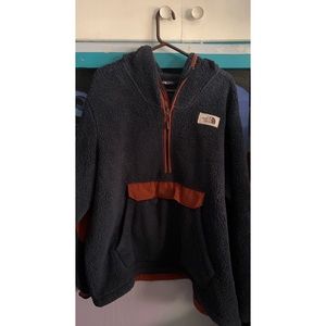 North face sweater